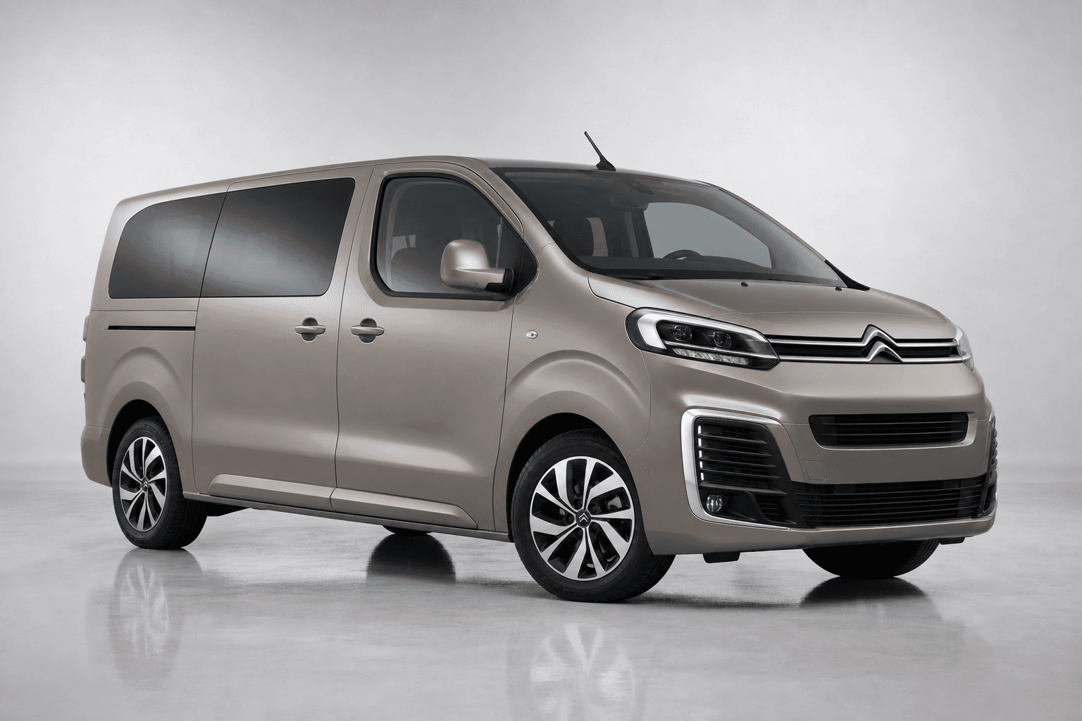 Citroën ë-SpaceTourer — Foran
