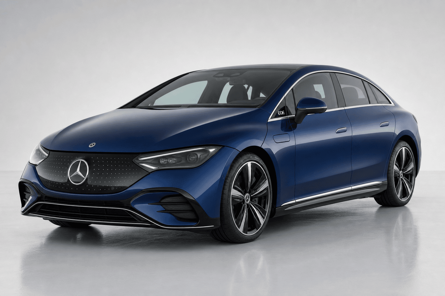 Mercedes-Benz EQE — Foran